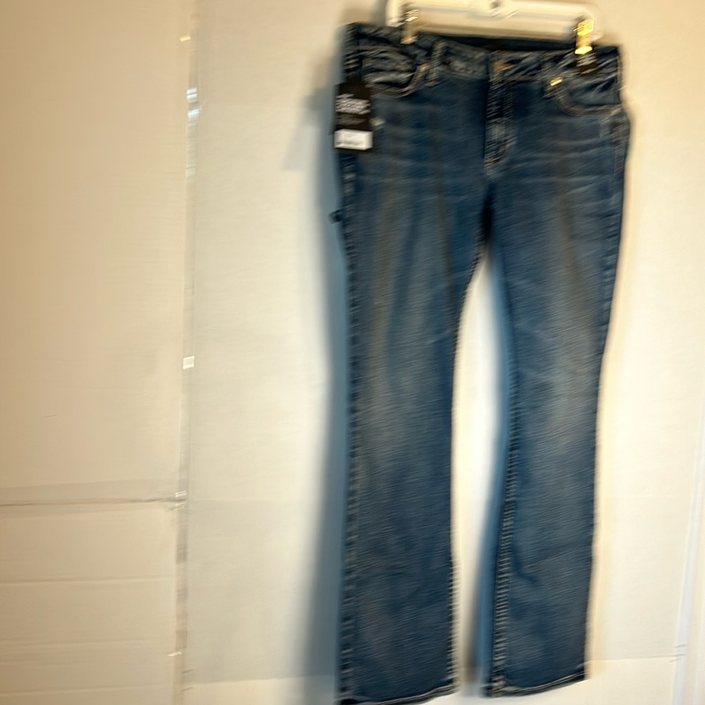 NWT Silver “Elyse” Curvy Fit Mid Rise Slim Boot Western Cowgirl Jean. Sz W33 L33